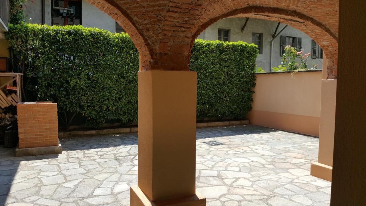 La Taverna Di Tony Montalto Dora Exterior photo
